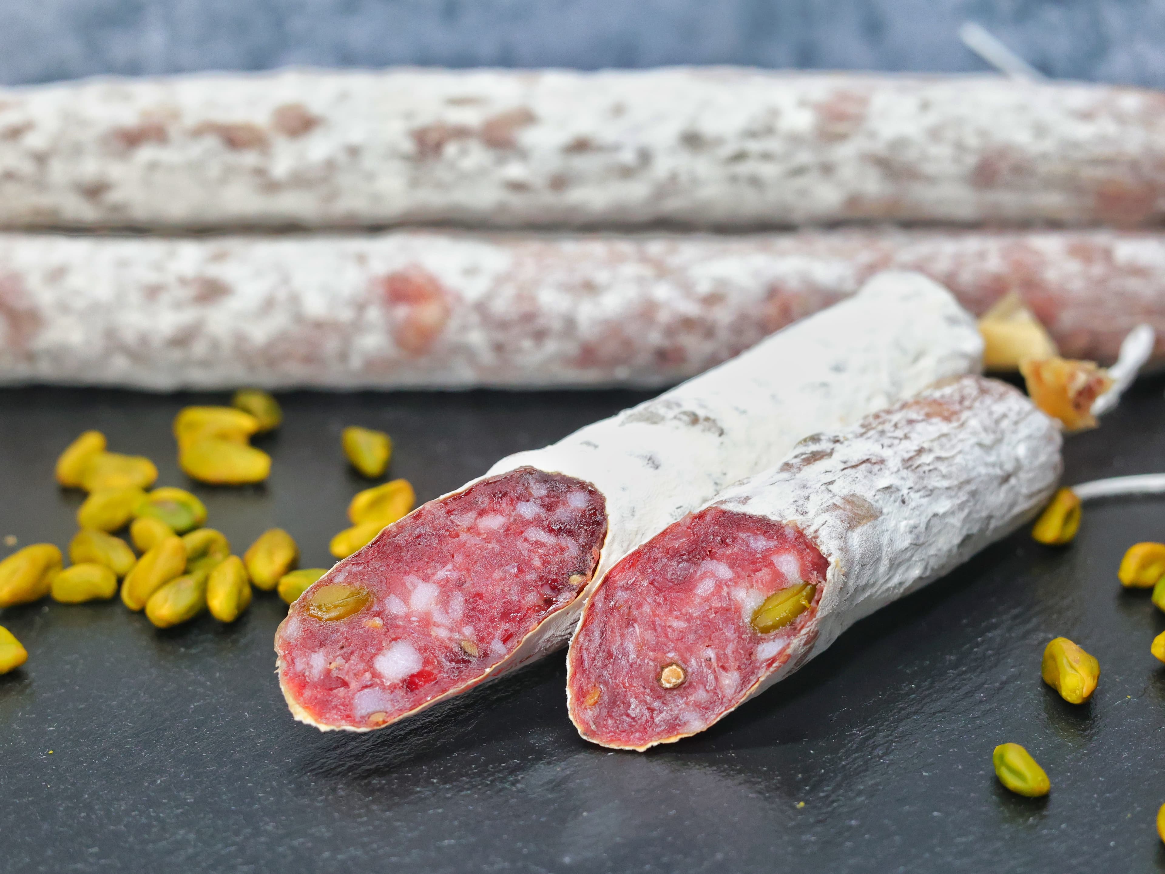 Саламино с фисташками