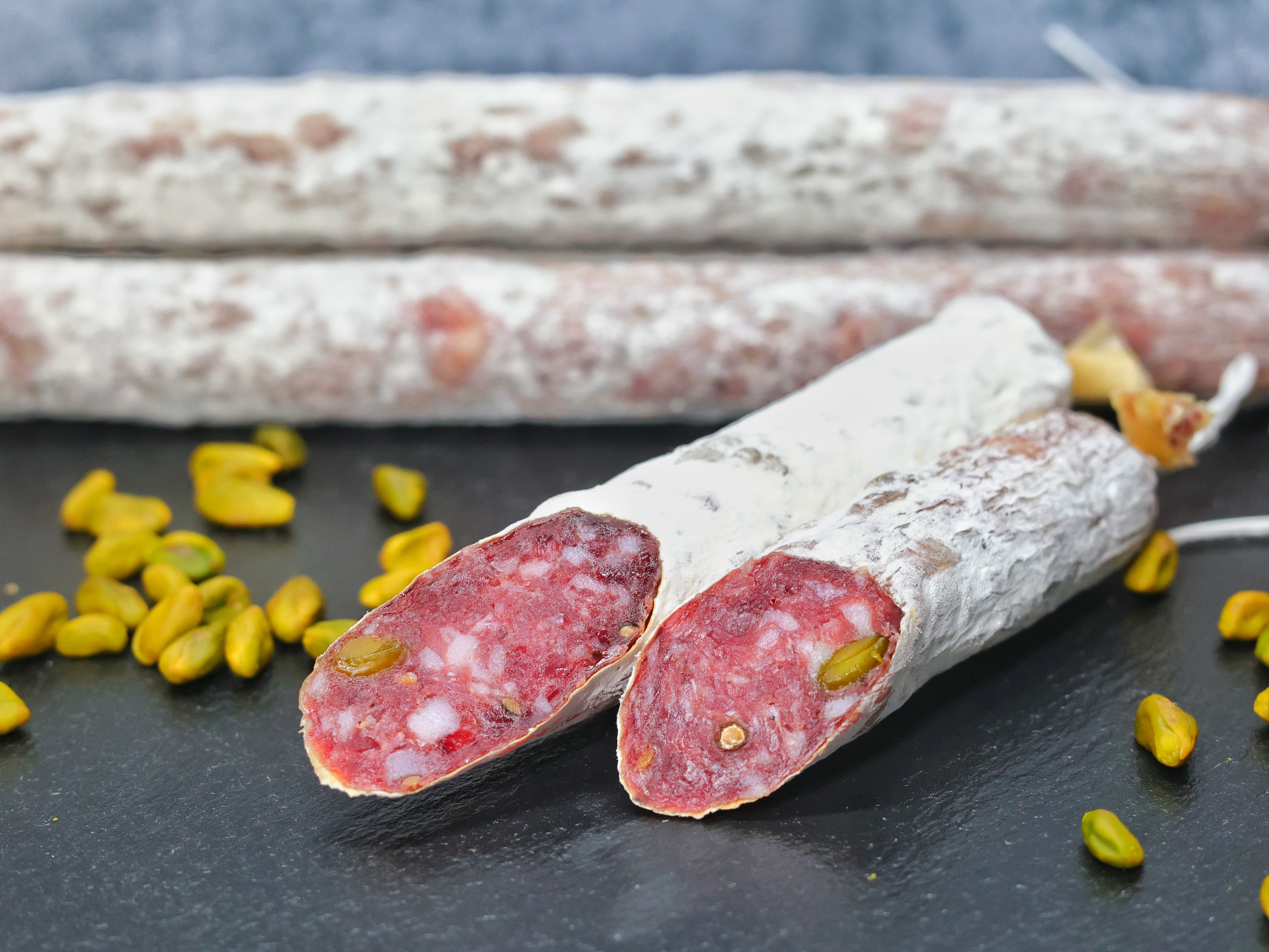 Саламино с фисташками